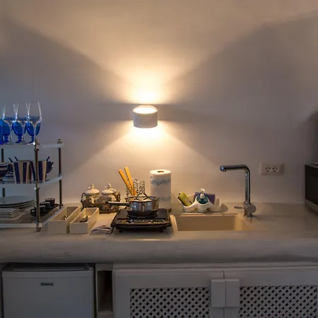 Lava Caves Tatil Evi Oia