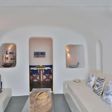 Tatil Evi Lava Caves Oia