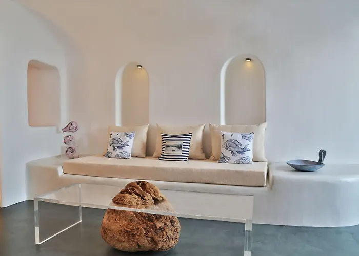 Lava Caves Tatil Evi Oia