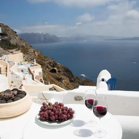 Holiday home Lava Caves Oia (Santorini)